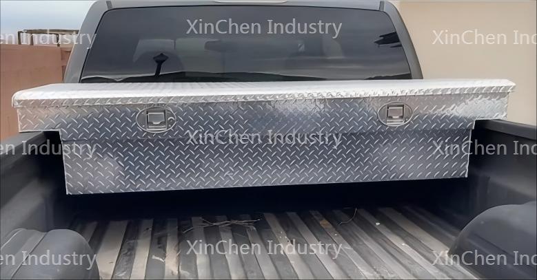 aluminum crossover truck toolbox.jpg